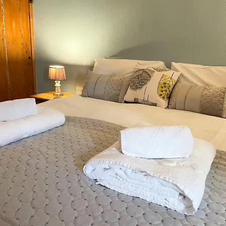 Bakestones - Location With Free Integral Private Parking 度假居 *